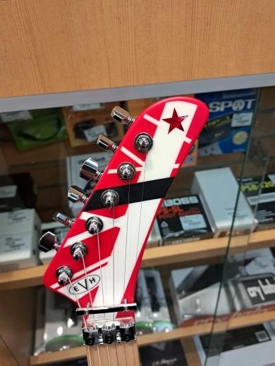 EVH STRIPE SERIES 5150 3